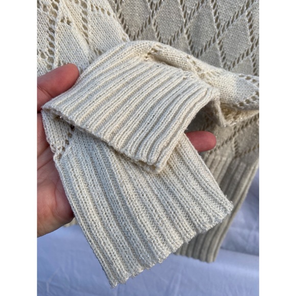 Cafe Brand Cute V-Neck Knit Sweater - Picture 3 of 8